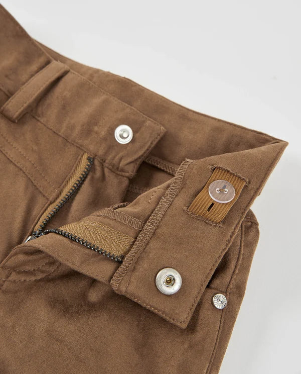 Pantalone da bambina in pelle scamosciata dal taglio a zampa e vita aderente nath kids