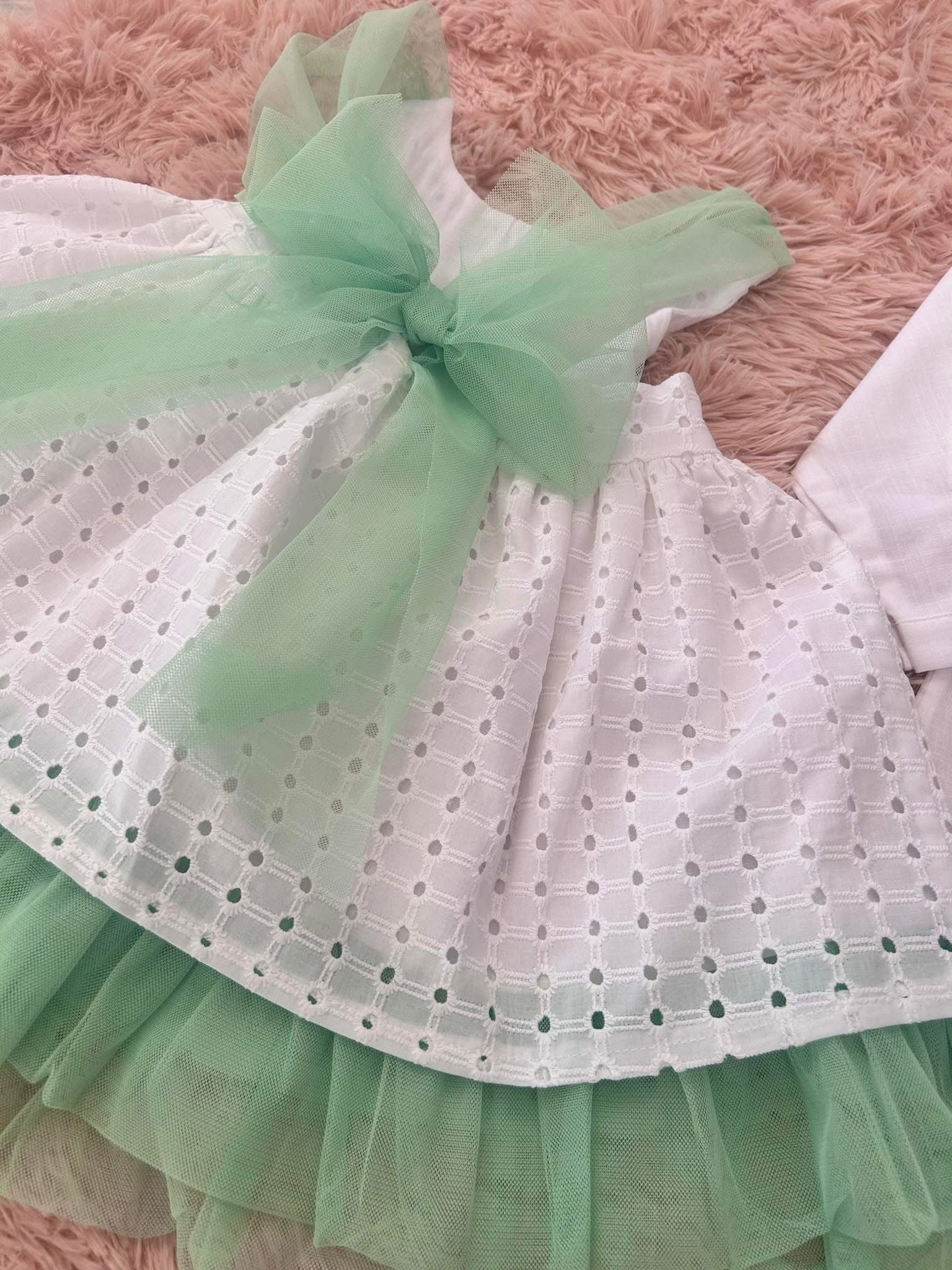 Abito bianco e verde