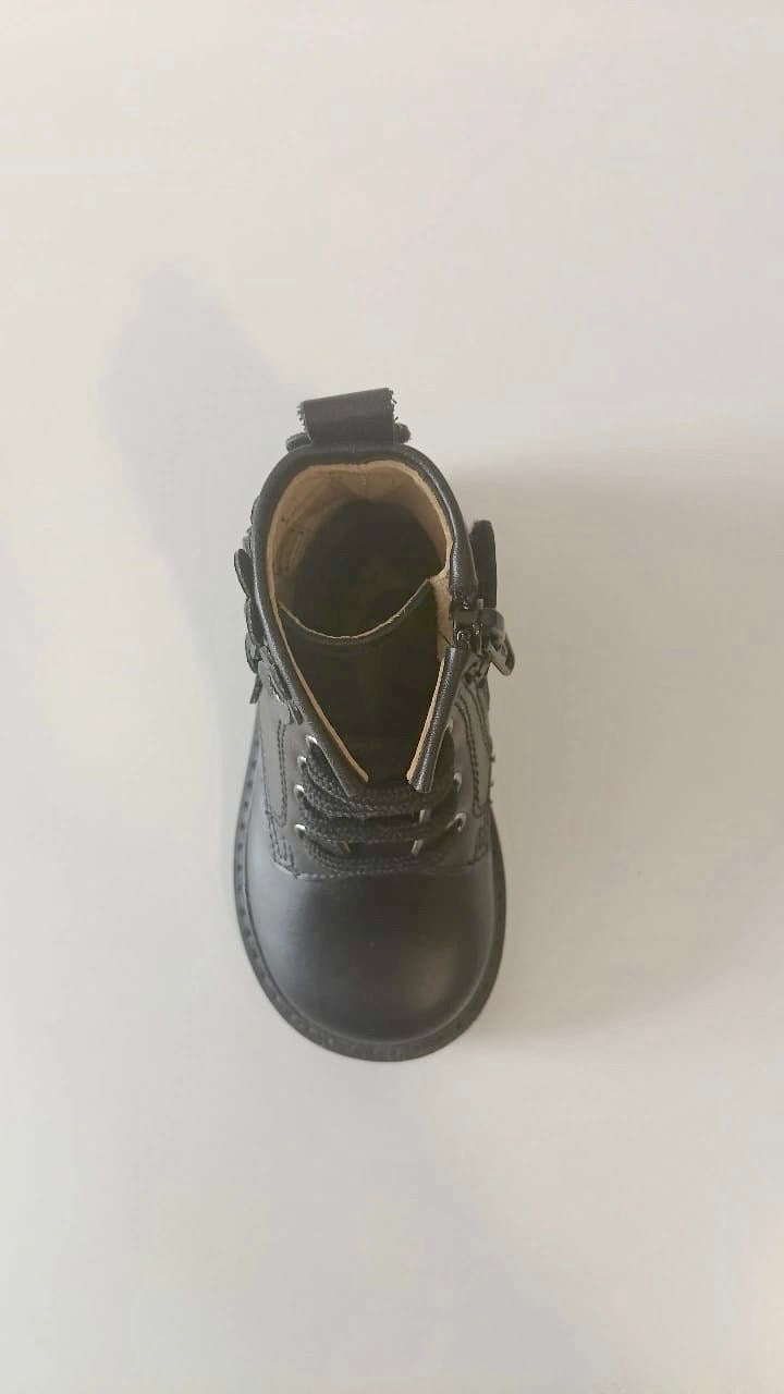 Stivaletto nero bimba ,con fiori in rilievo Rossano