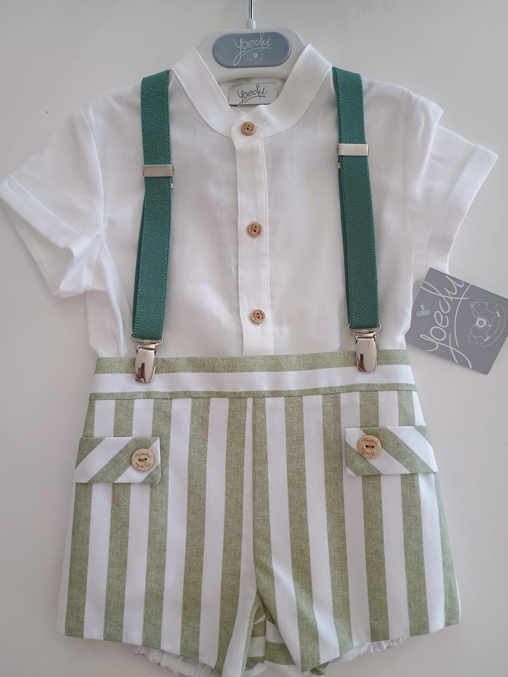 Set bermuda e bretelle