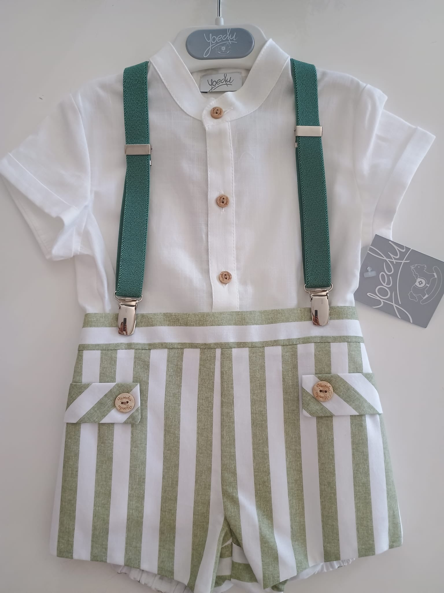 Set bermuda e bretelle