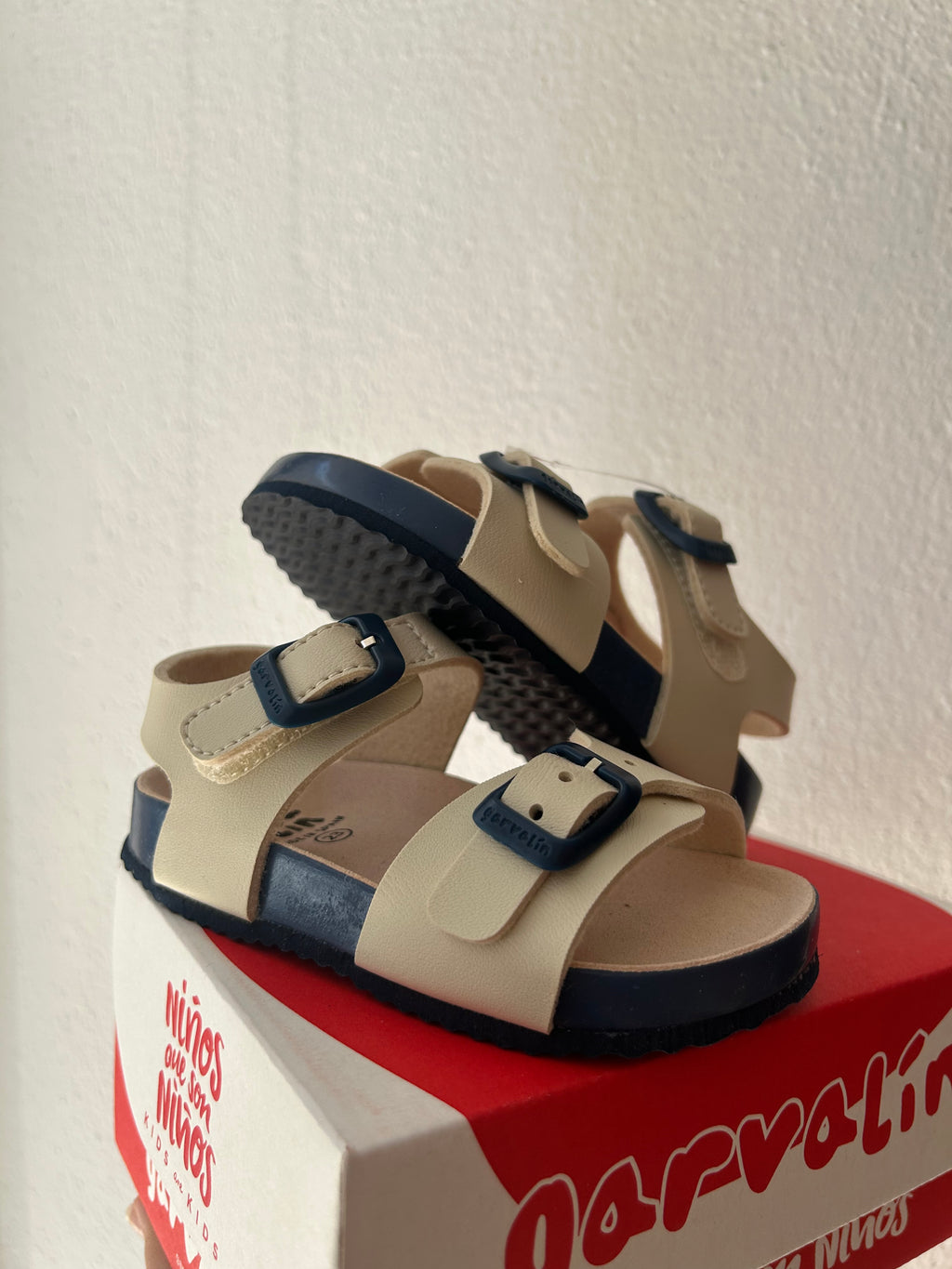 Sandali beige e blu bimbo ,Garvalin