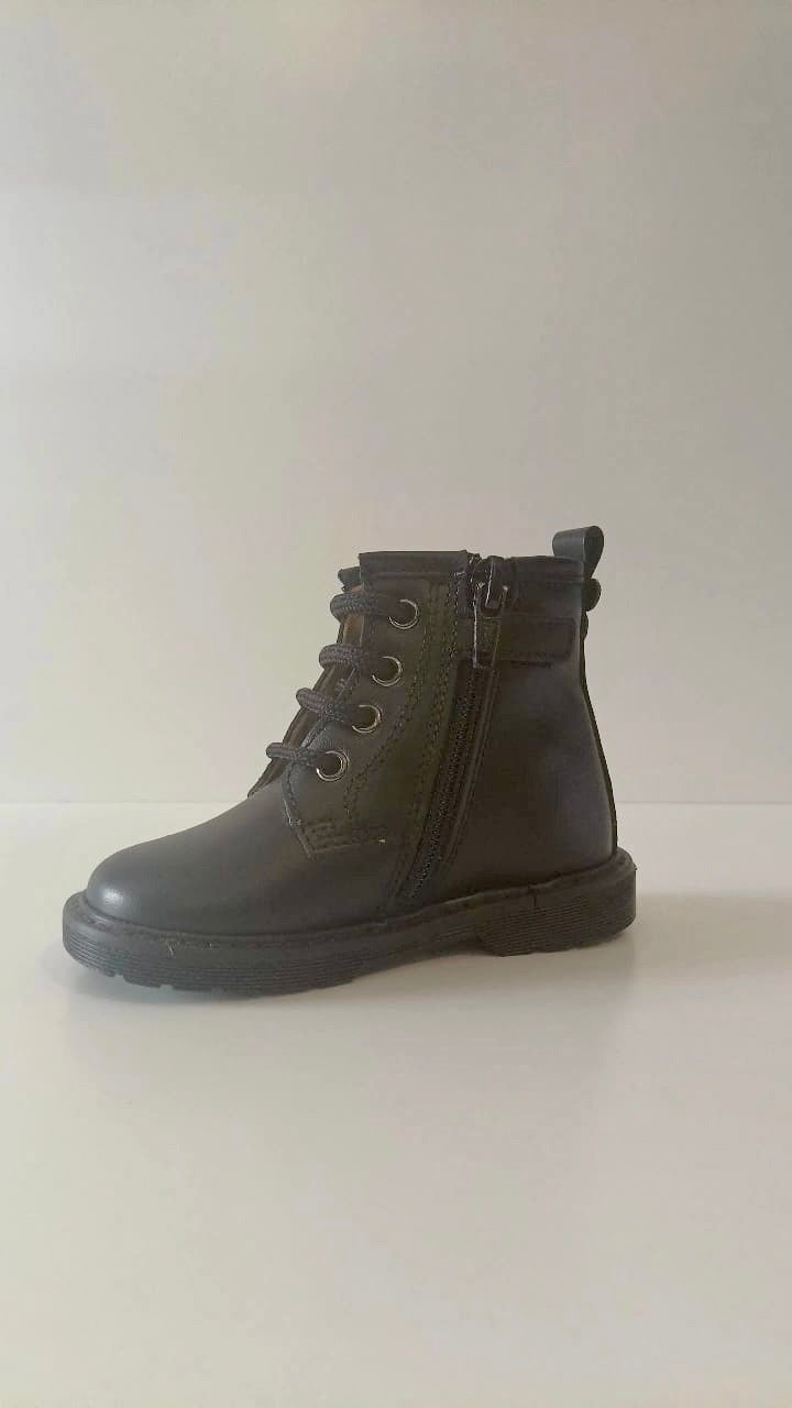 Stivaletto nero bimba ,con fiori in rilievo Rossano