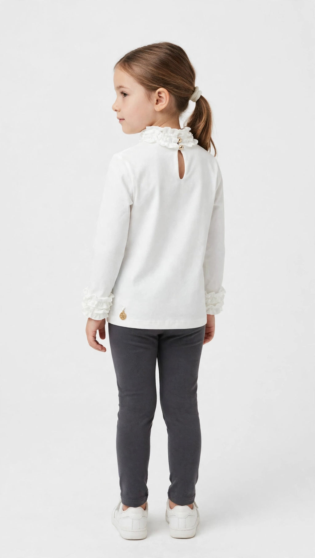 LA MAGLIA ELEGANTE DA BAMBINA MONSURIRE-HANGAR93
