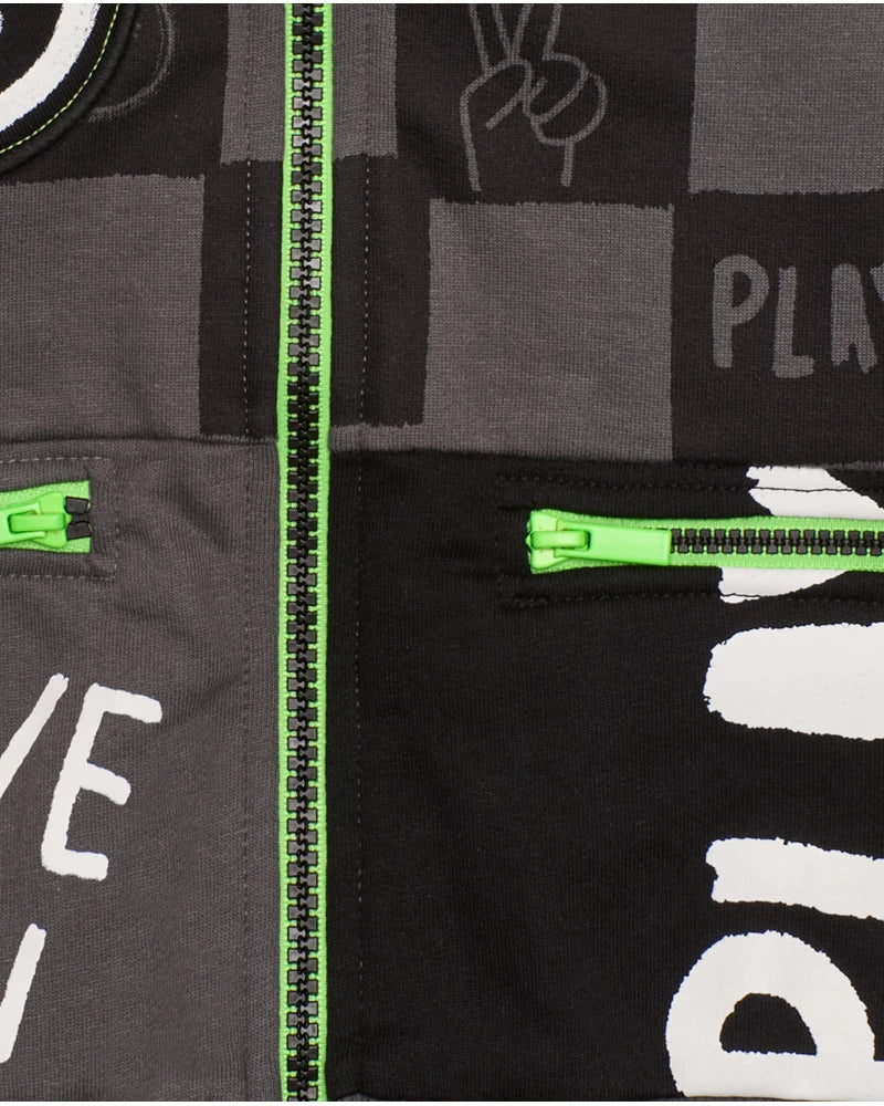 Completo con felpa con cappuccio per bambino in grigio con stampa grafica e dettagli verdi