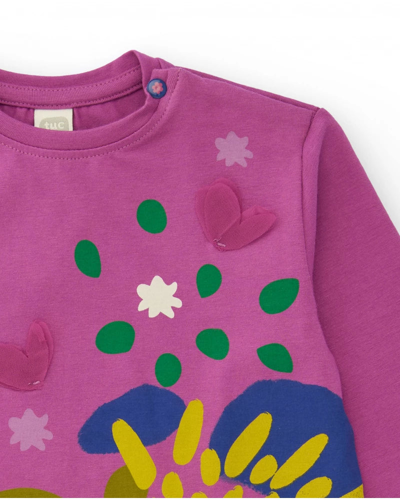 Maglietta a maniche lunghe per bambina con stampa floreale e farfalle in rilievo.