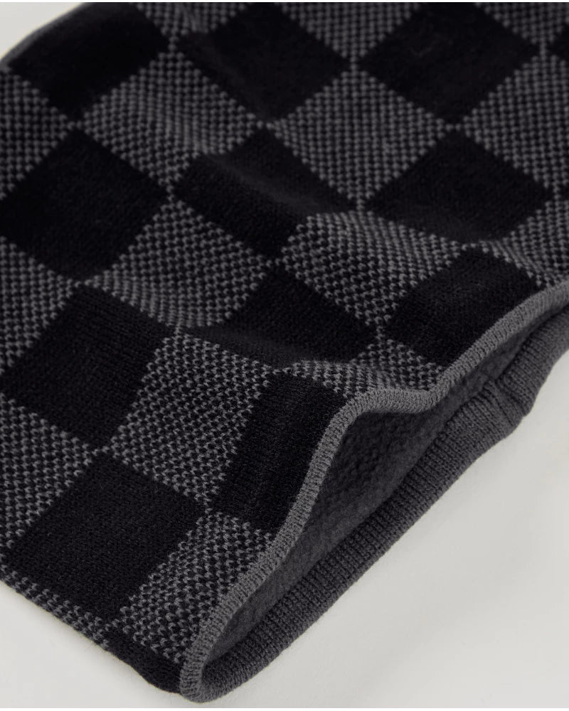 Set berretto e scaldacollo in maglia a quadri neri e grigi