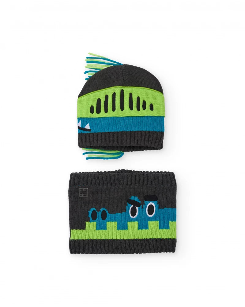 Set di cappello e collo in maglia per bambino in grigio con design di dinosauro.